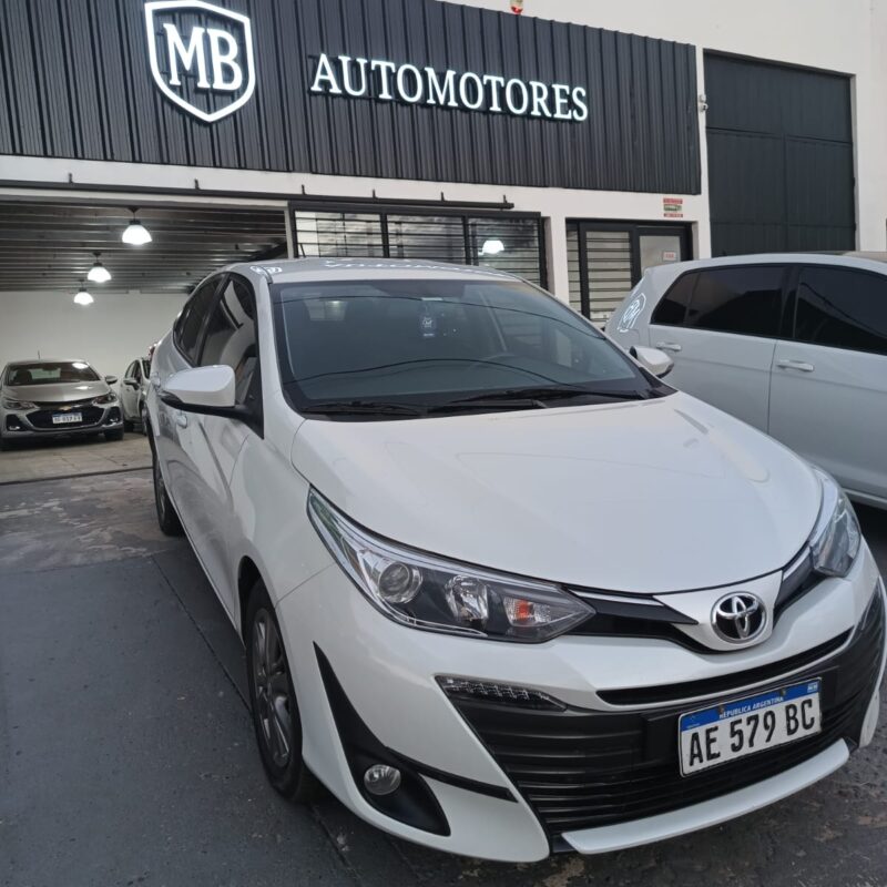 TOYOTA YARIS XLS 2021